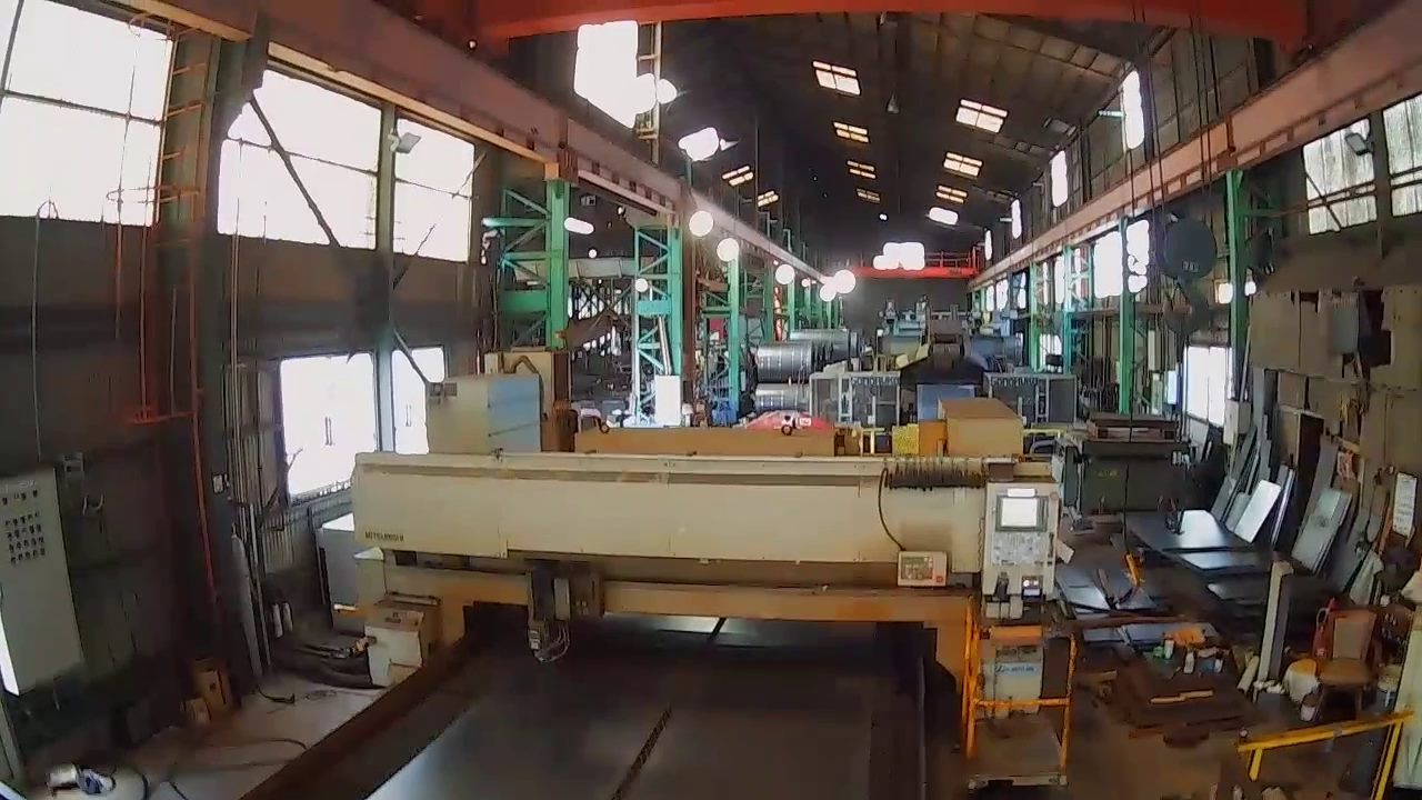 大型レーザー加工機・レベラーライン